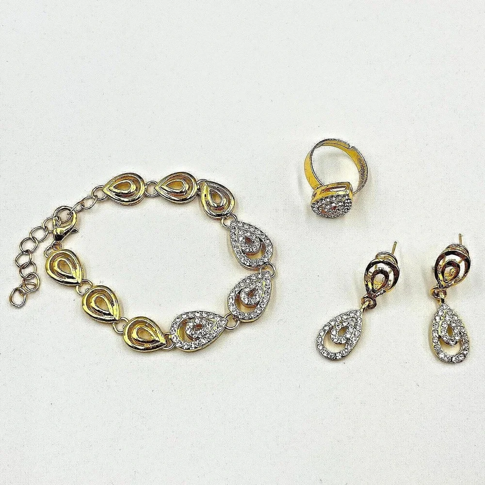Retro Gold Tone Crystal Teardrop Jewelry Set - Ring‎ Bracelet Earrings 4pc